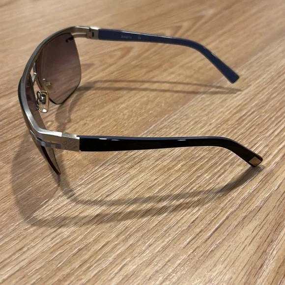 Louis Vuitton men’s sunglasses - Picture 2 of 4